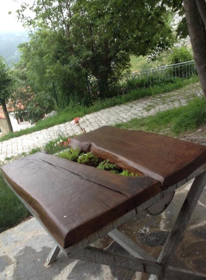 La Cabana De Bernardina Sotres Kültér fotó